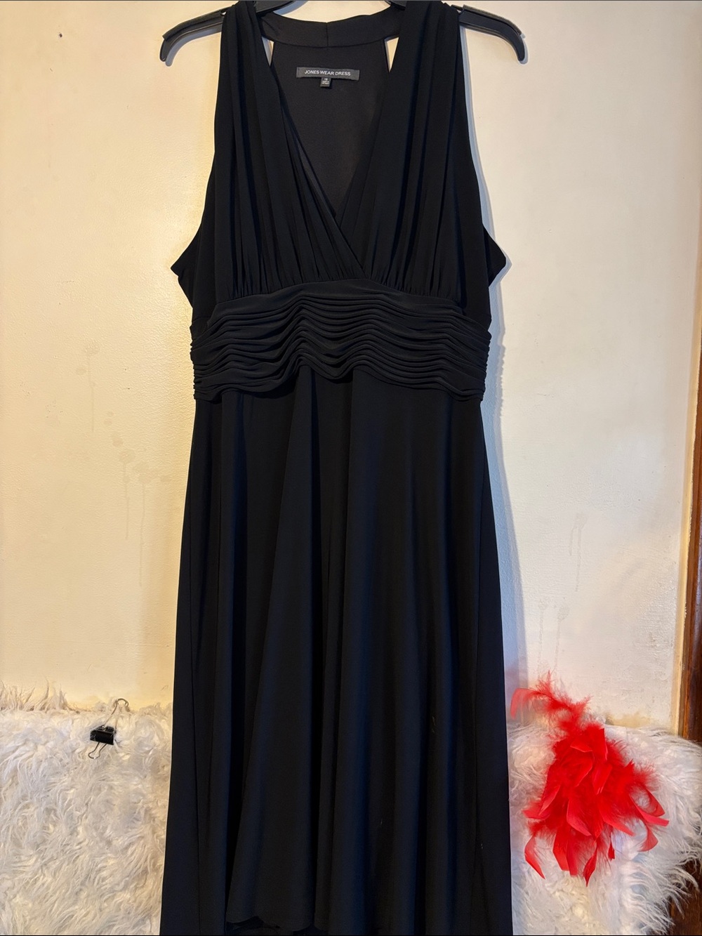 Jones New York Black Sleeveless V-Neck Maxi Dress with Ruched Waist